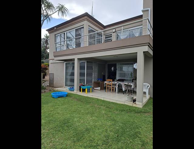 3 BEDROOM TOWNHOUSE FOR SALE IN LAWRENCE ROCKS